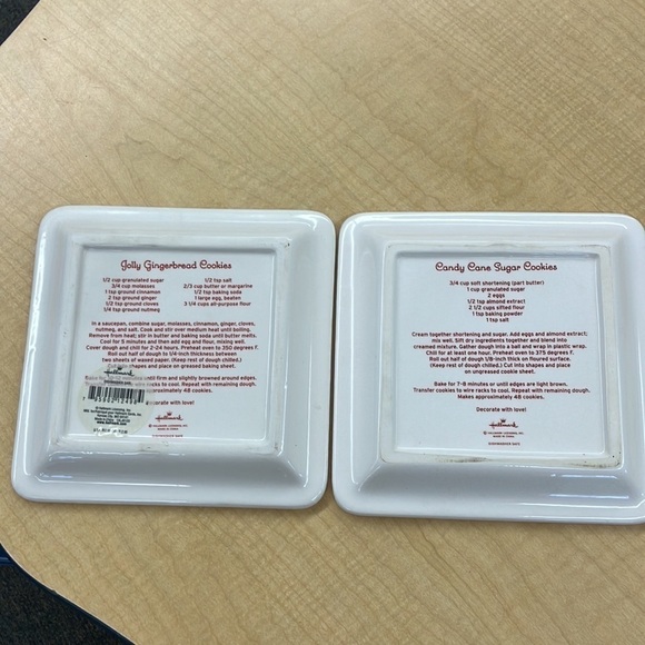 VINTAGE HALLMARK GINGERBREAD MAN AND CANDY CANE COOKIE PLATES - Picture 10 of 16